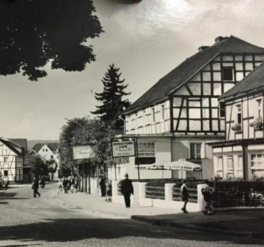 Bergischer Hof Оверат Екстериор снимка